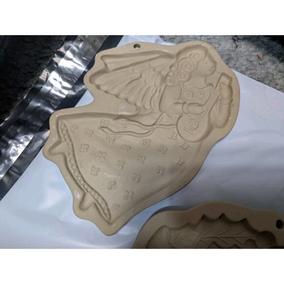 Vintage Brown Bag Cookie Art Molds Stoneware Set Of 3 Angel Wreath - Picture 2 of 8